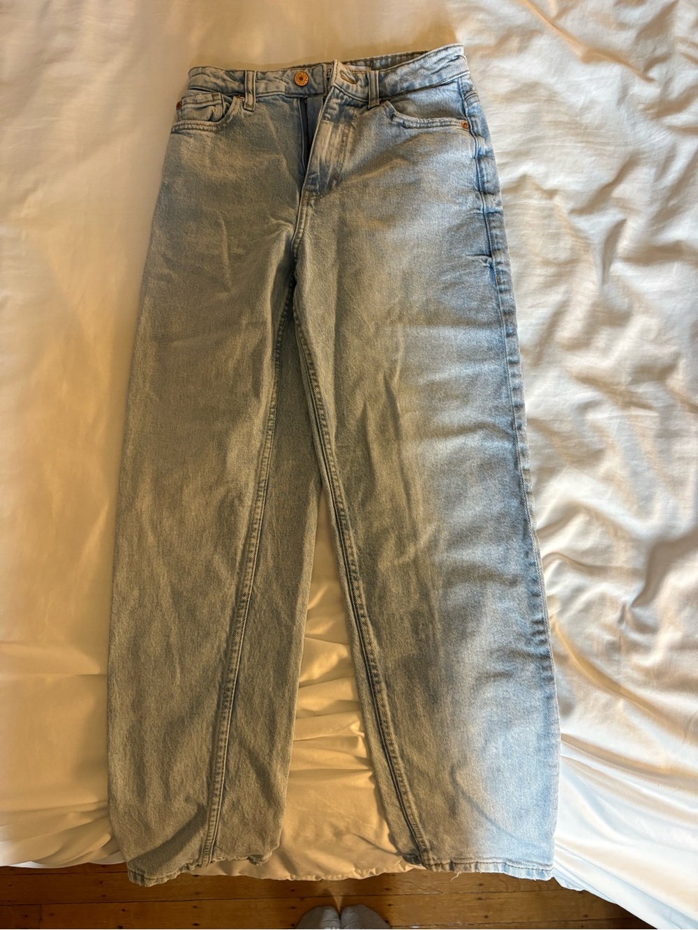 Zara Light Wash Straight Leg Jeans - Women